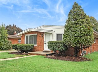 18582 Sunset St, Livonia, MI 48152