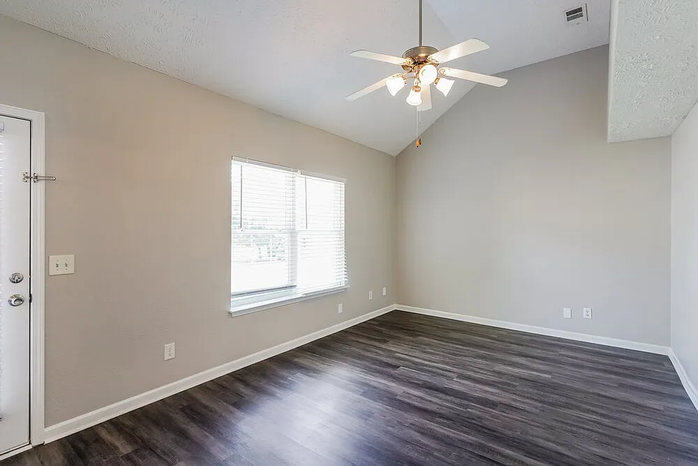 3 bed, 2.5 bath, 1442 sqft, $1,890 — Photo 4