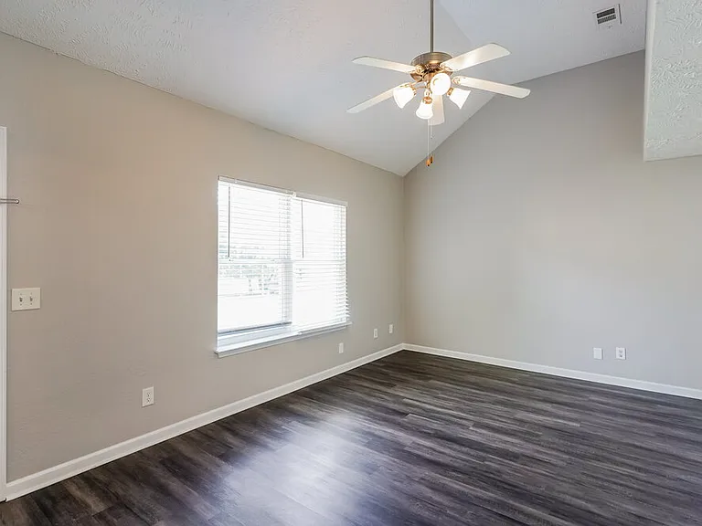 273 Mary Joe Martin Dr — Photo 4