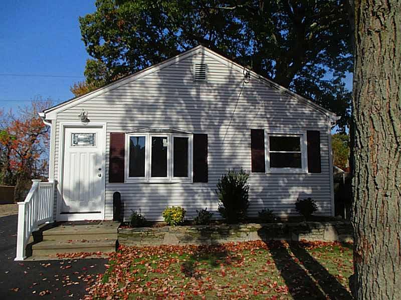 1st image of 124 Campbell Ave E