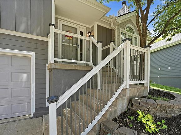 3rd image of 12441 S Alden Cir