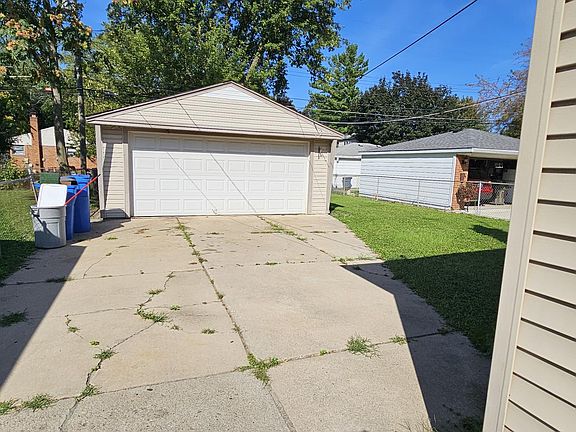 2nd image of 3922 Mayfair St