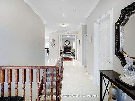 3rd image of 38 Castlegate Blvd