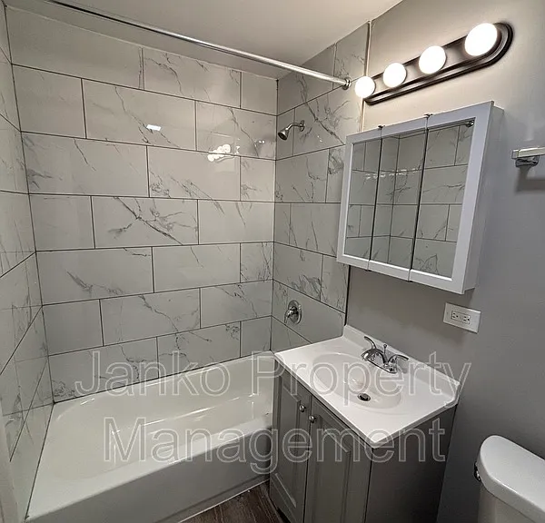 3034 Chicago Rd #4 — Photo 4