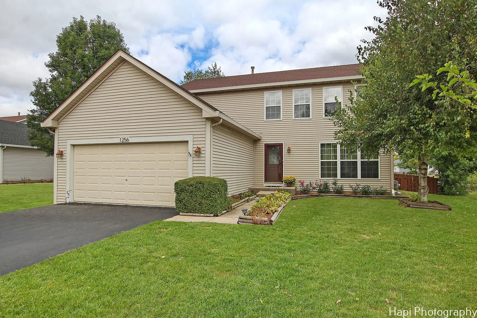 1256 E Essex Ct photo 1