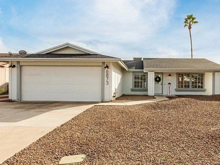 6873 E Kathleen Rd — Photo 2