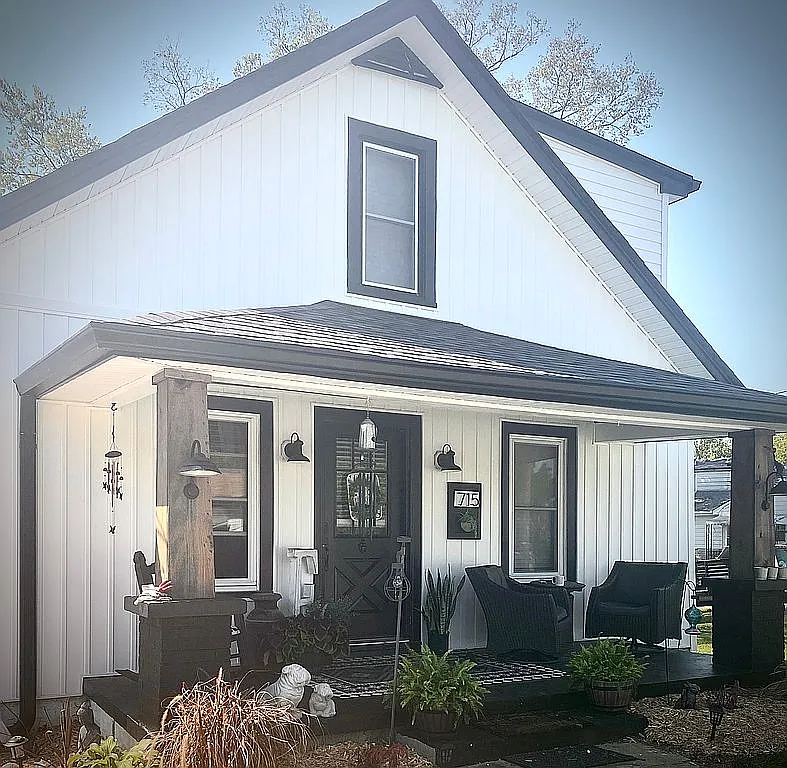 715 Lone Oak Dr photo 1