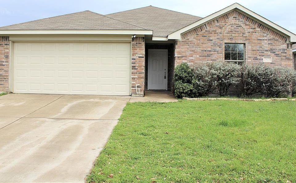 1st image of 2821 Drycreek Ln