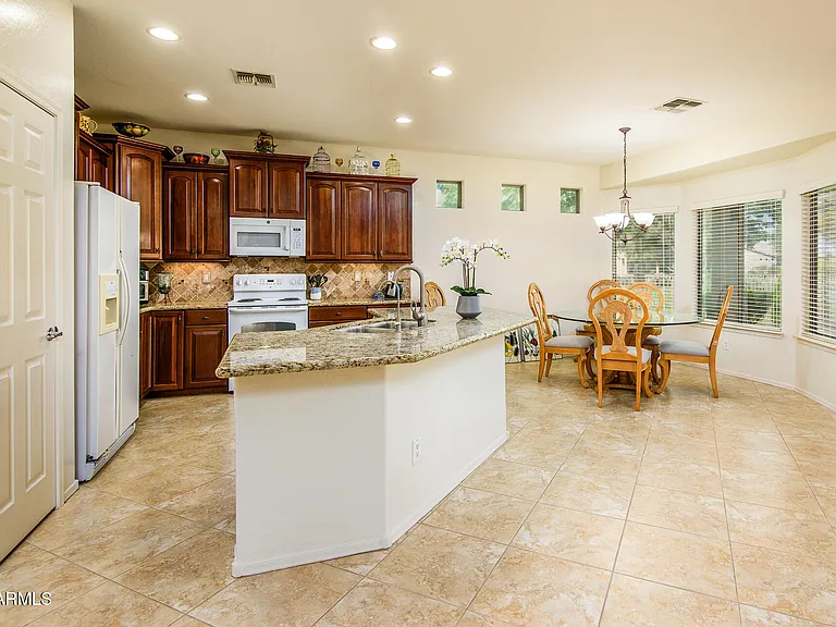 42348 W Fountainhead St — Photo 24