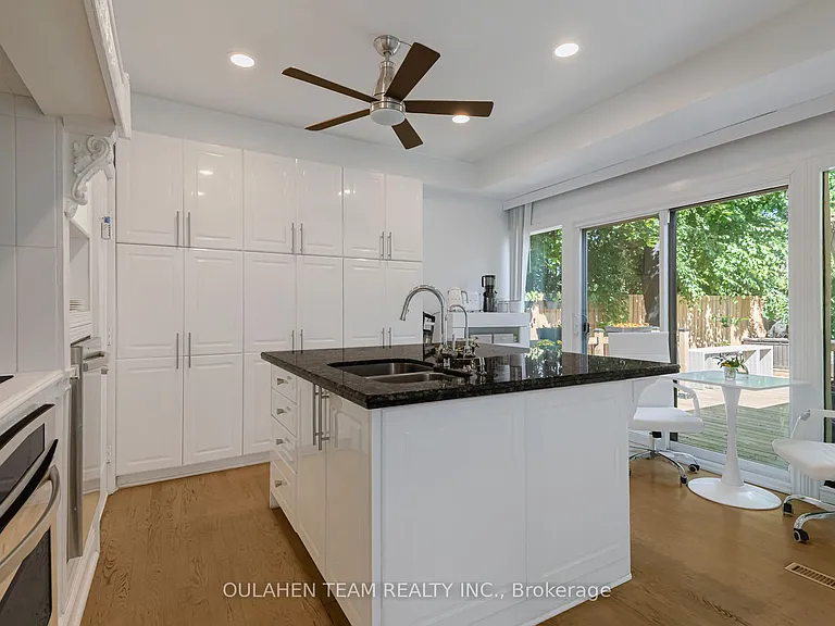 28 Uplands Ave — Photo 12