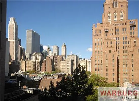 Sold by Warburg | media 9