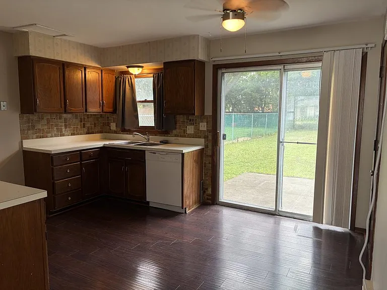 39 W Anchor Rd — Photo 4