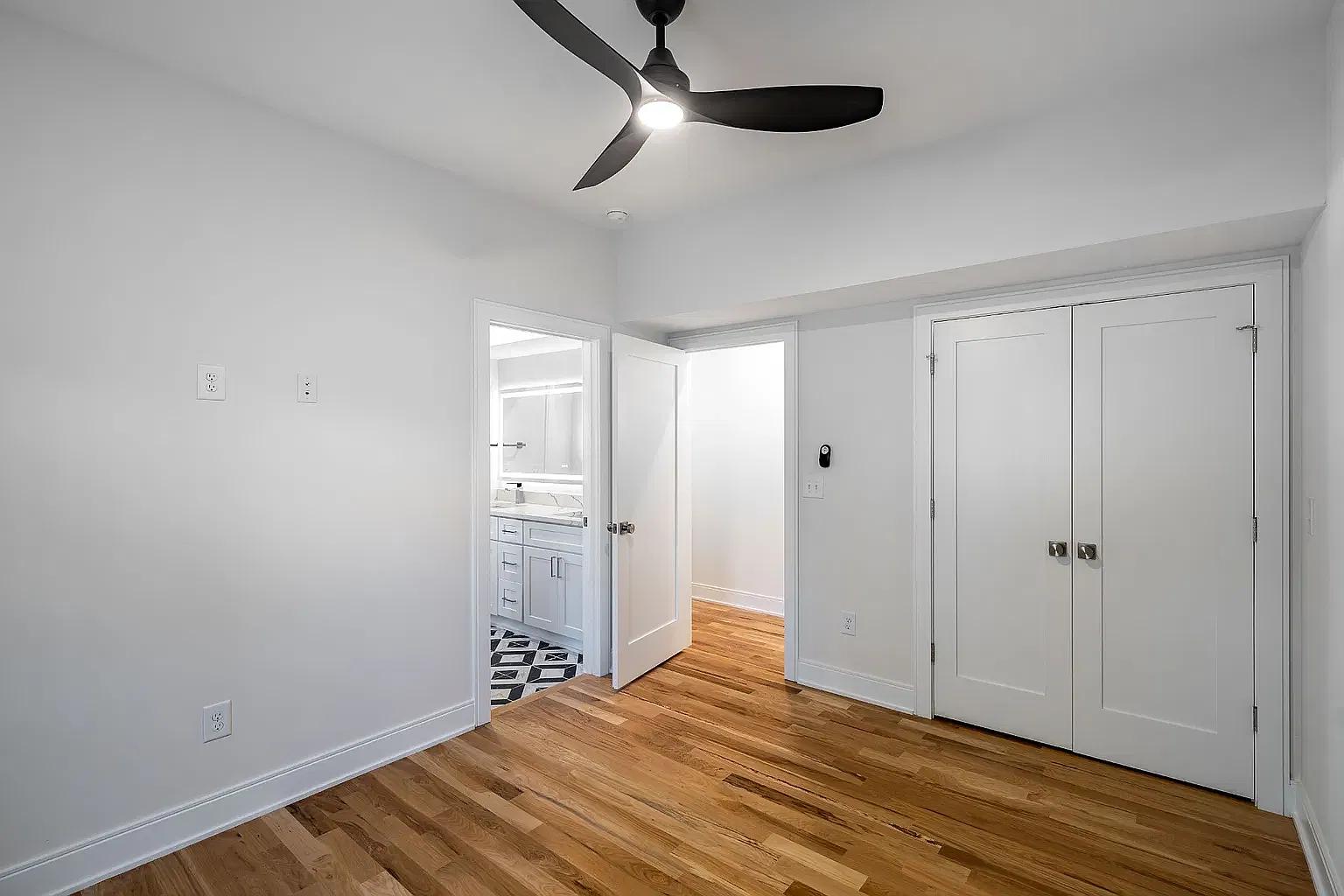 4 bed, 4.5 bath, 2151 sqft, $850 — Photo 3