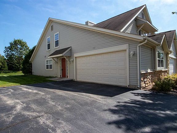 2nd image of 1107 Shingle Oak Ln