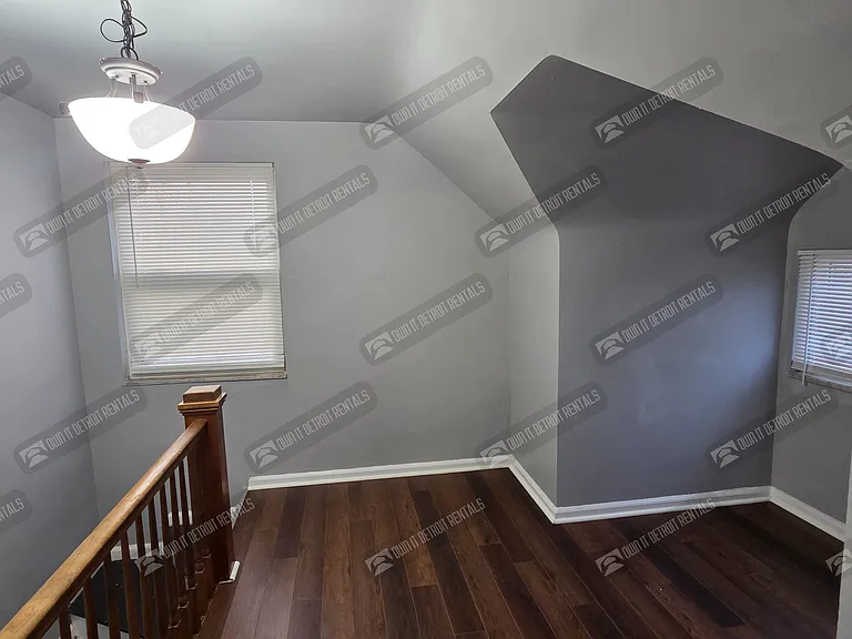 7331 W Outer Dr — Photo 16