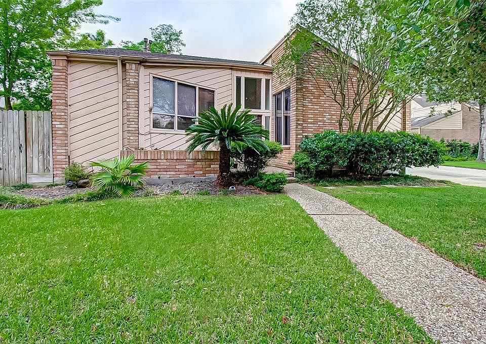 1st image of 10219 Cedar Creek Dr