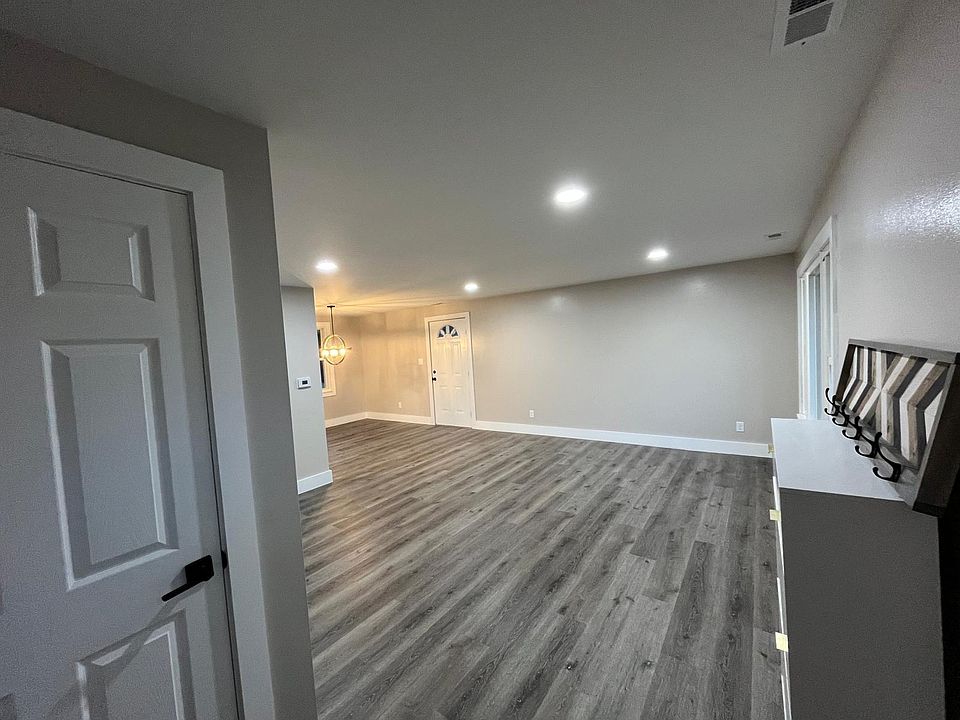 1st image of 119 S Main St #4