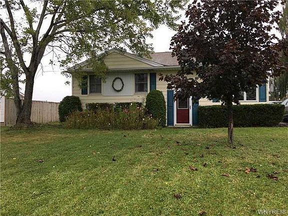 2nd image of 3829 Lynn Dr