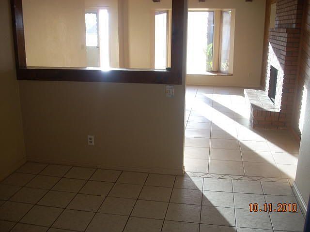 Building Photo 3