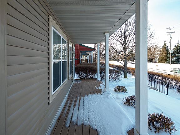 5th image of 3022 Hazelwood St N