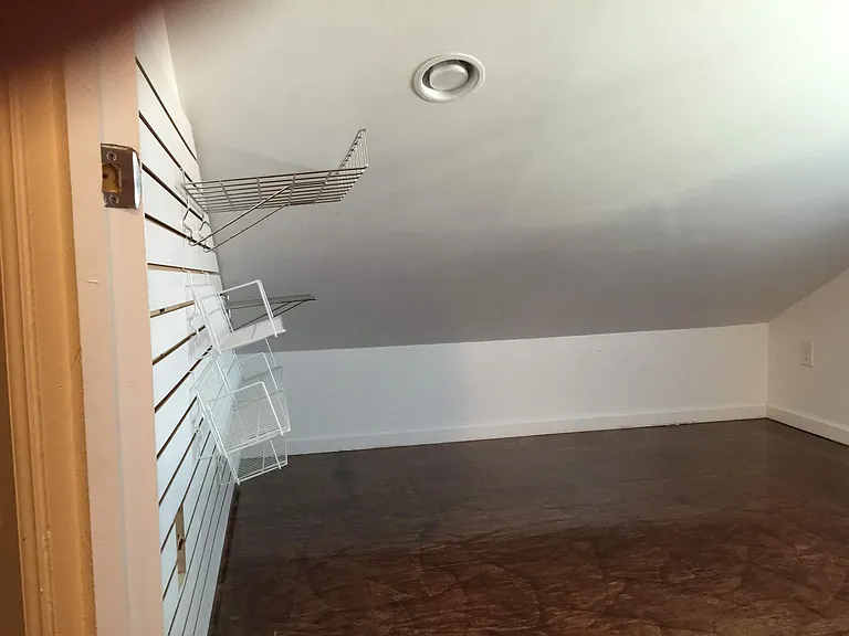 1028 W Hickory St — Photo 16