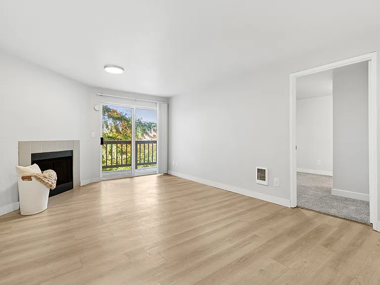 CentrePointe Apartments — Photo 4