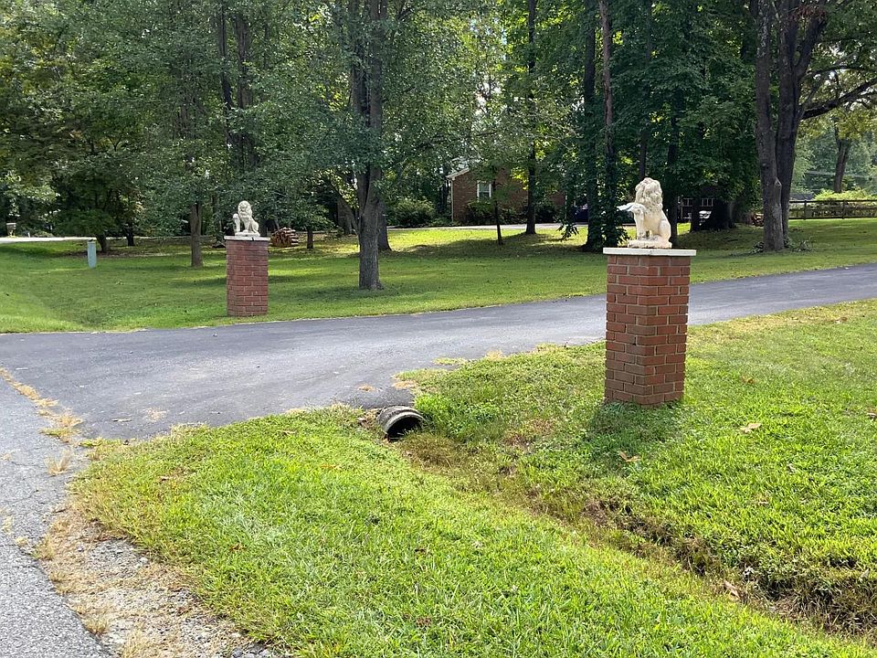 2nd image of 10210 Ni River Dr