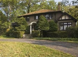 17817 Lake Rd, Lakewood, OH