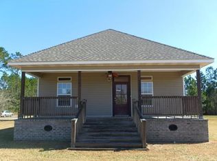7459 Lee Rd, Bay Saint Louis, MS 39520