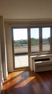 Rented by Niko International Brokerage | media 11