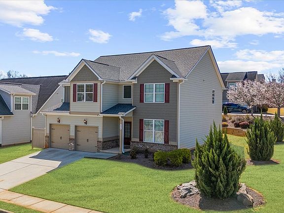 4th image of 236 Village Park Dr