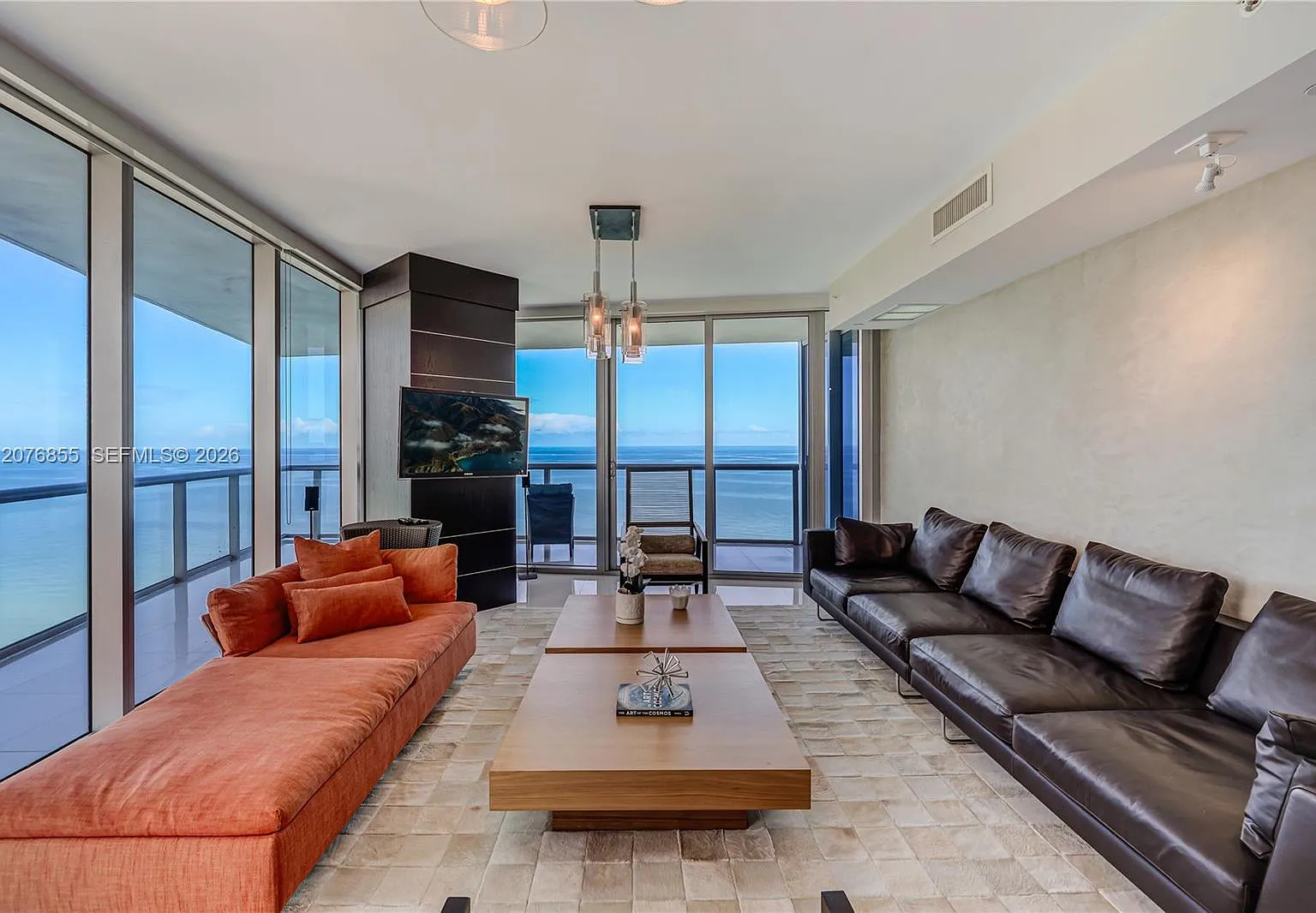 Jade Beach Condo — Photo 2