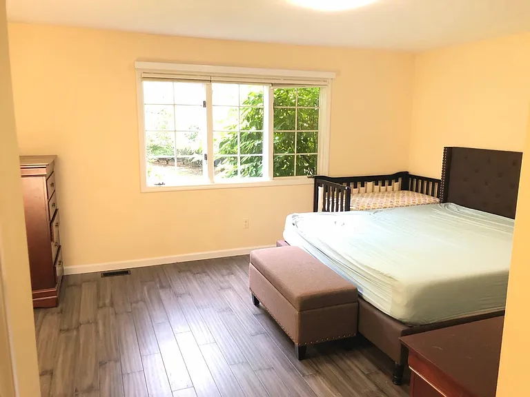 166 Surrey Ct #166 — Photo 11