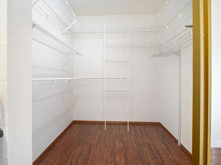 1796 Lucretia Ave — Photo 23