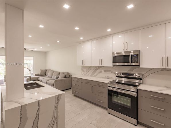 4100 N 58th Ave APT 208