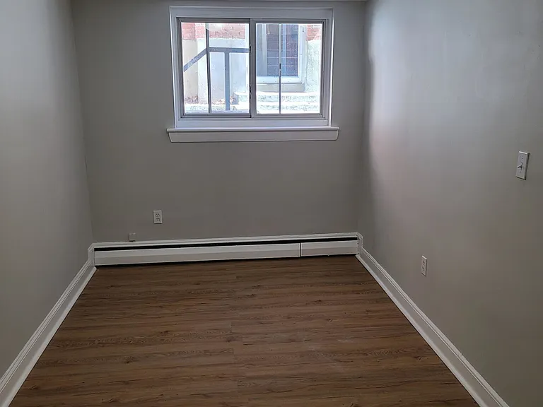 65 Chiswick Rd #2 — Photo 12