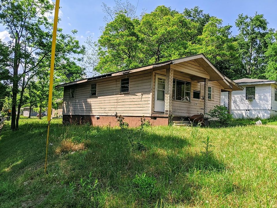 2nd image of 701 Sunset Dr