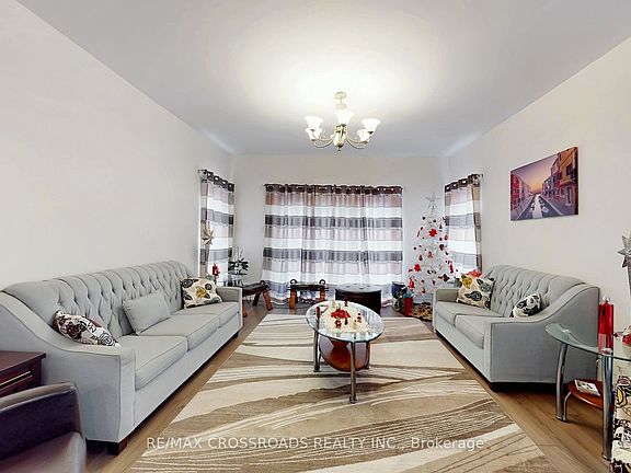 3rd image of 56 Dominion Cres