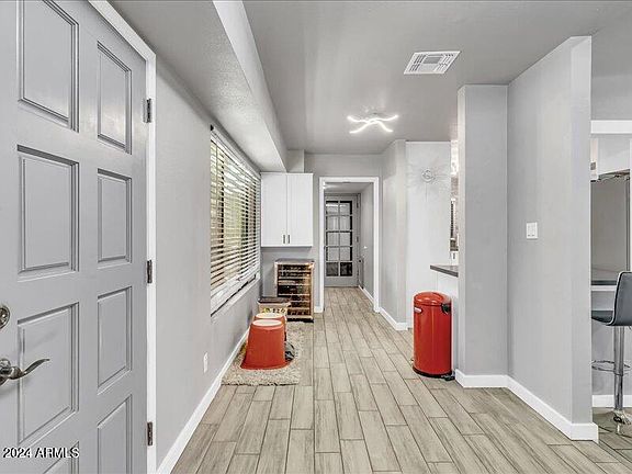 5th image of 132 E ECHO Lane