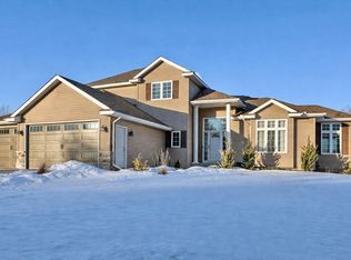 2338 Manuela Dr, Chaska, MN 55318