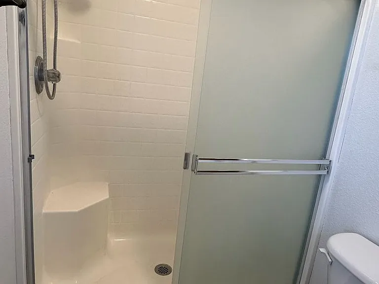 1404 Bradley Ct — Photo 10