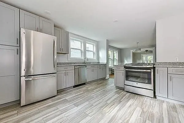 2 bed, 1200 sqft, $3,200 — Photo 3