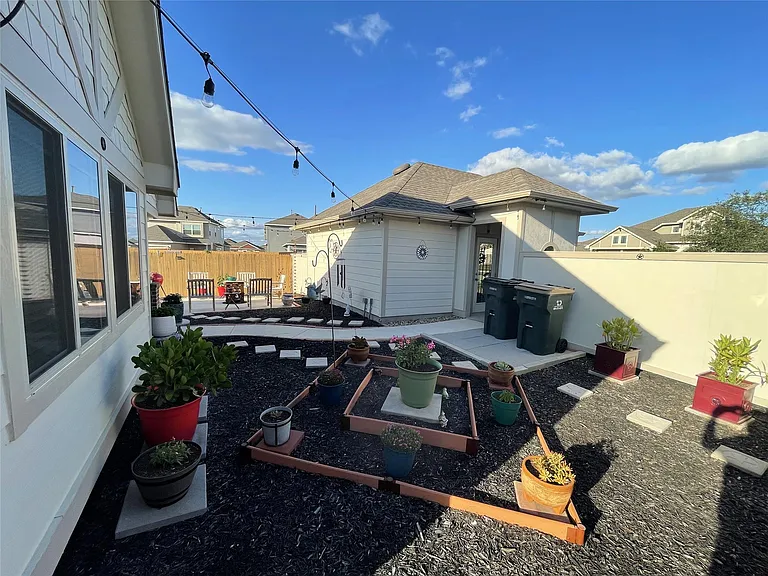 108 Lasino Dr — Photo 32