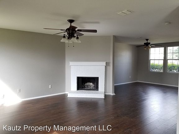 2nd image of 1313 Erin Ct