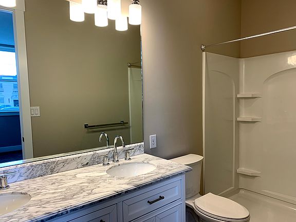 4th image of 25 S Plum St APT 2