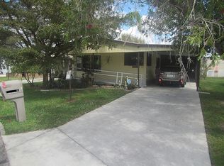 24 Carriage Ln, North Fort Myers, FL 33917