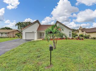 8302 NW 15th Ct, Coral Springs, FL 33071