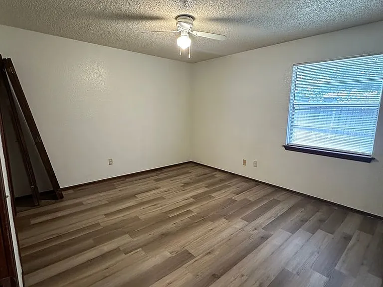 108 Kendra Dr — Photo 37
