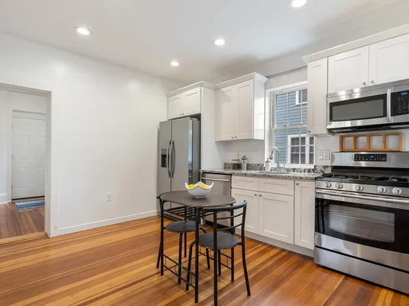 23 Goethe St #1, West Roxbury, MA 02132