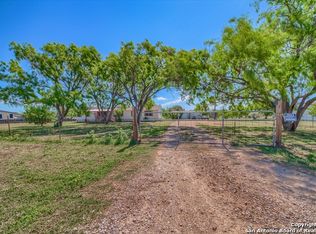 336 Homeridge Dr, La Vernia, TX 78121